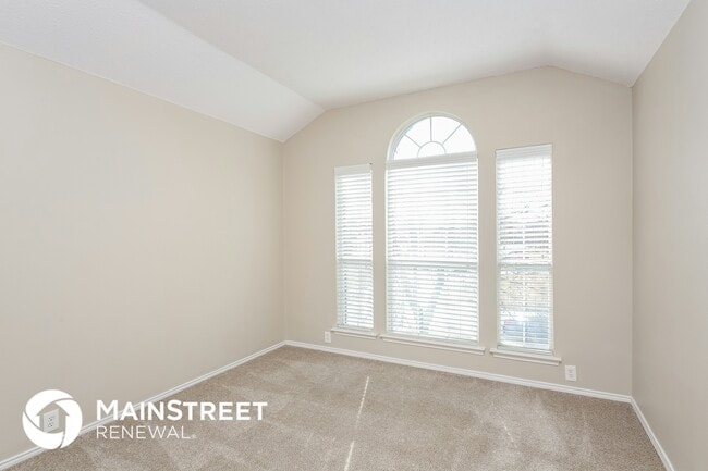 Building Photo - 3288 Raleigh Dr