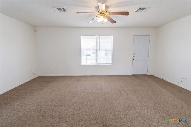Building Photo - 4607 Lloyd Dr