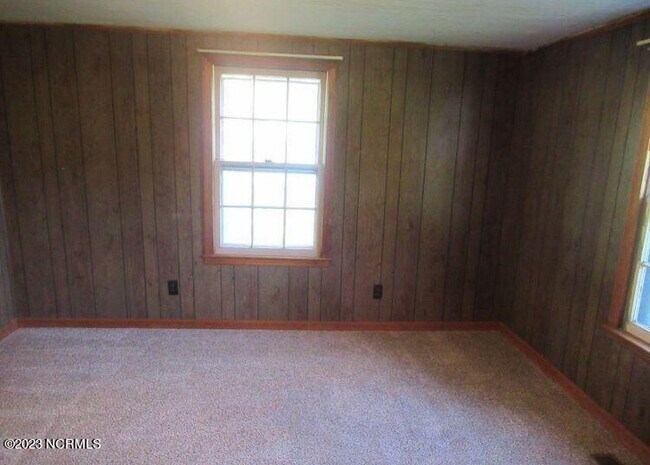 Building Photo - Spacious 3 Bedroom, 1 Bathroom Home in Ric...