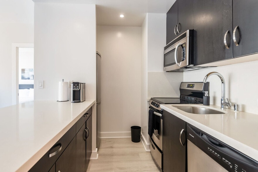 Building Photo - 899 Pine St