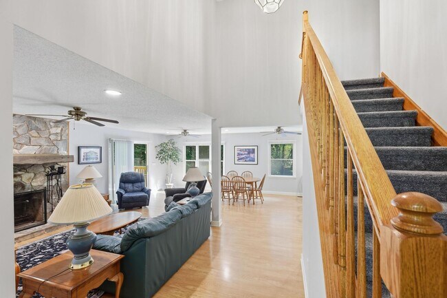 Building Photo - 2726 Pheasant Run St