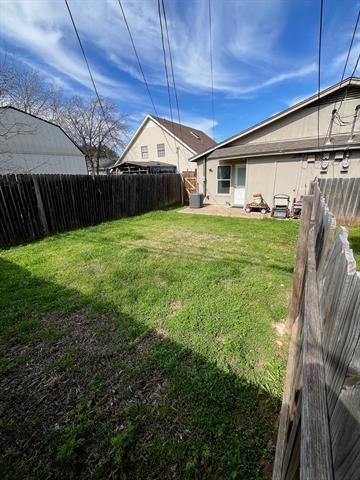 Building Photo - 4919 Lovell Ave