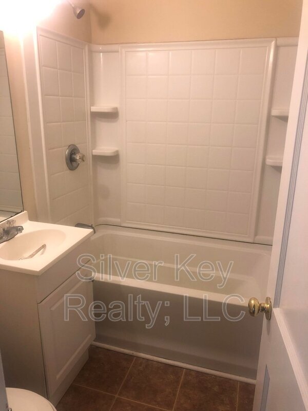 Building Photo - 505 Guille St