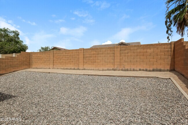 Building Photo - 22542 W Cocopah St