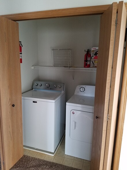 Building Photo - 4613 Twain St