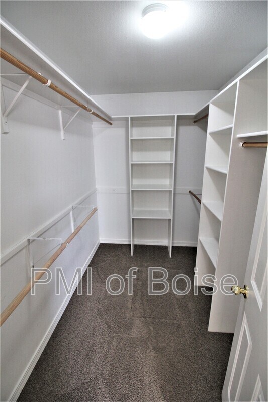 Building Photo - 716 Kimberly Ct