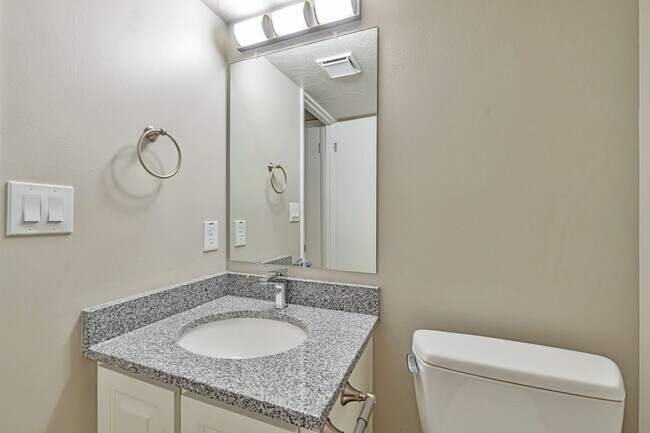 Building Photo - 4829 Arbor Cir