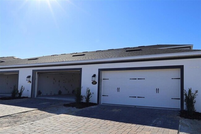 Building Photo - 354 Lady Palm St