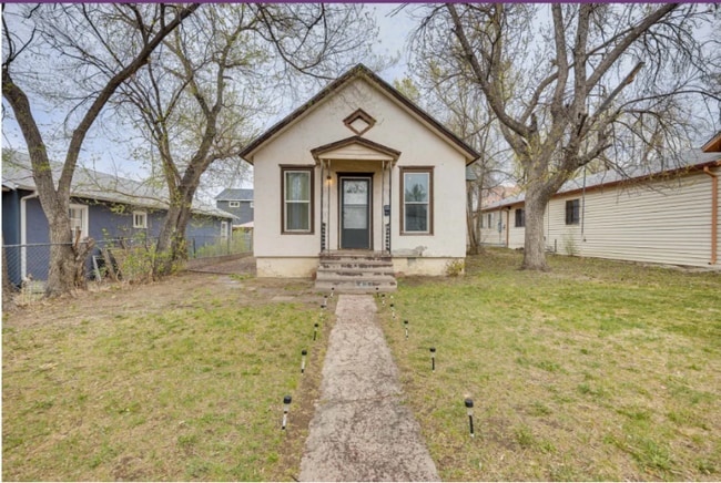 Building Photo - 744 E Cucharras St