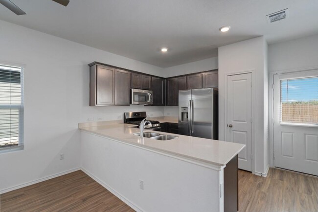 Building Photo - 575 Gabbro Gdns