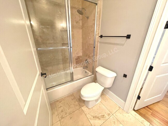 Building Photo - 3BR/3BA For Rent