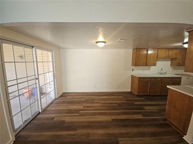 Building Photo - 2109 Fleur De Lis Ct