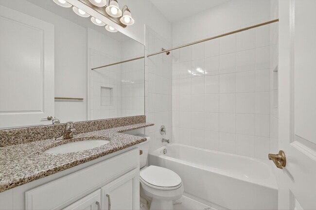 Building Photo - 11650 SW Moon River Way