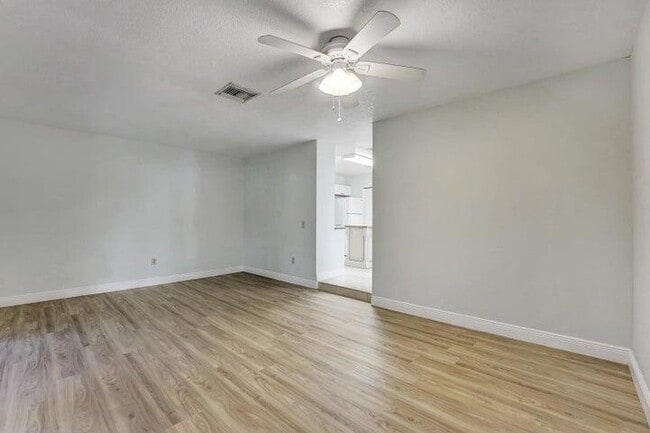 Building Photo - 2737 Lowson Blvd