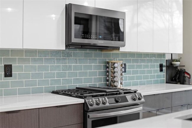 Building Photo - 5228 Dresden Wy