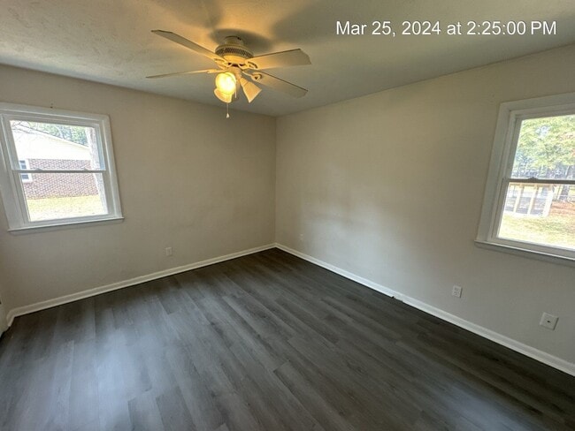 Building Photo - 3516 Torbay Dr