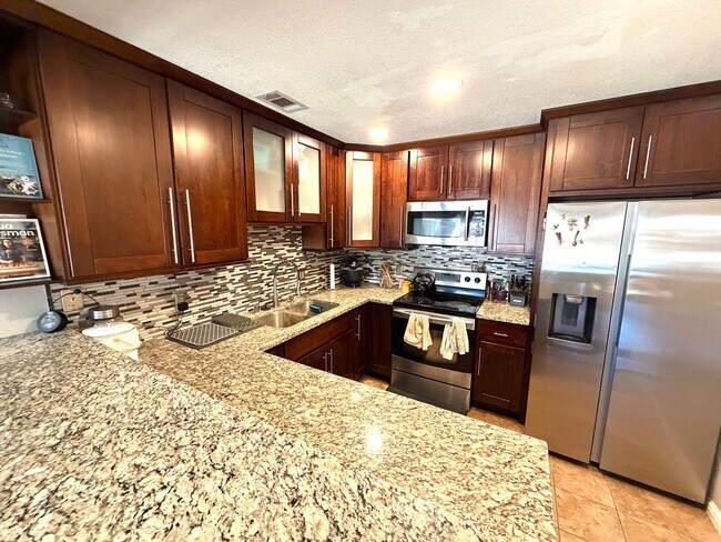 Building Photo - 9756 Greensboro Cir