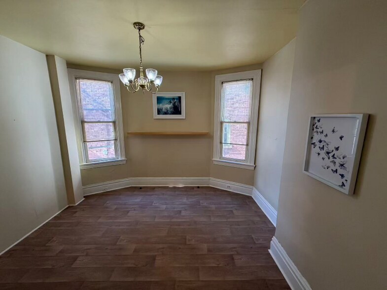 Building Photo - 1920 Middle St