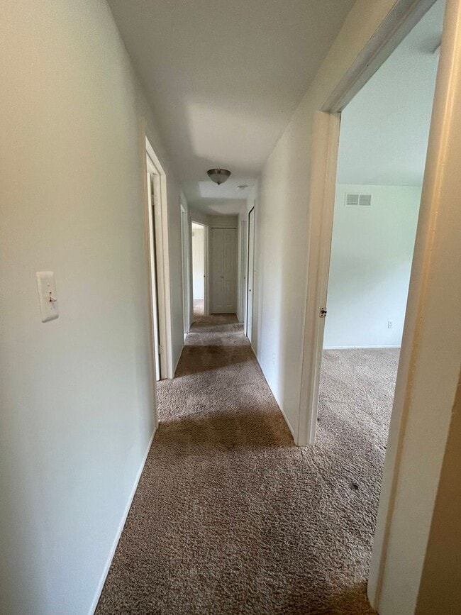 Building Photo - Beautiful 4 Bedroom Home in Ypsilanti! - F...