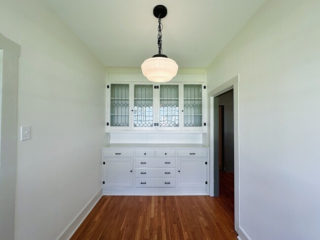 Building Photo - 2726 Sanger Ave