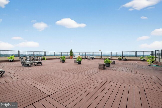 Building Photo - 5500 Friendship Blvd