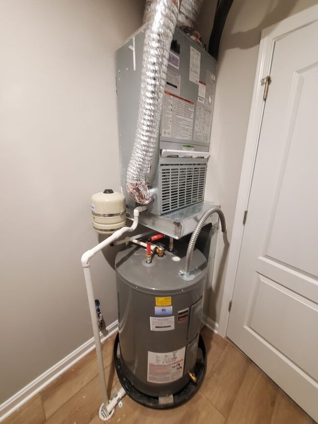 Building Photo - 2 Bedroom 2 Bath Condo