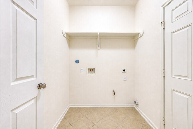 Building Photo - 7419 Sabinal Creek Dr