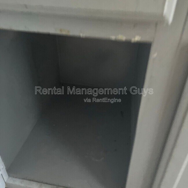 Building Photo - 2110 Fremont Ave N