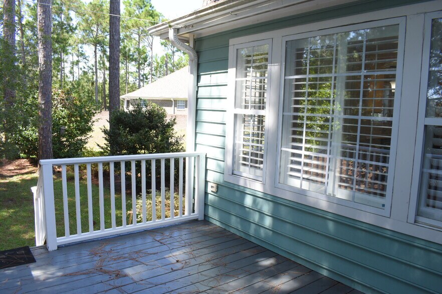 Building Photo - 7002 Hallstead Ct