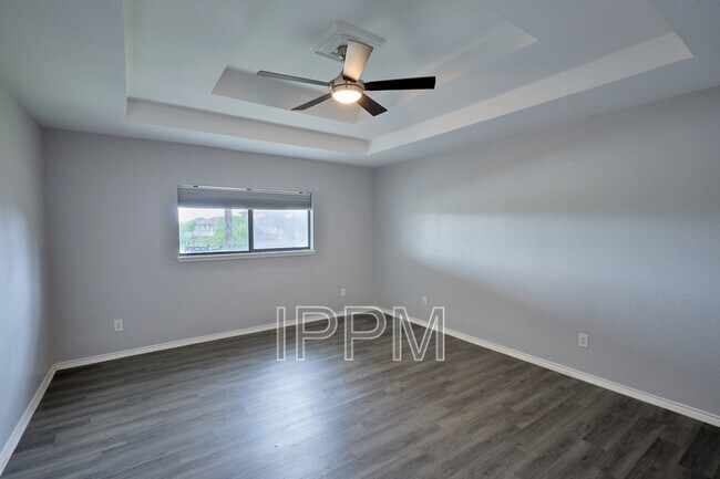Building Photo - 1813 Lazy Lake Dr