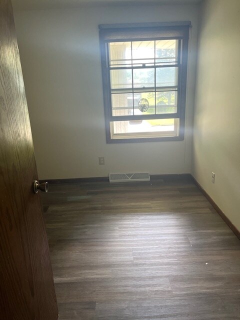 Building Photo - 2527 Valley Forge Dr