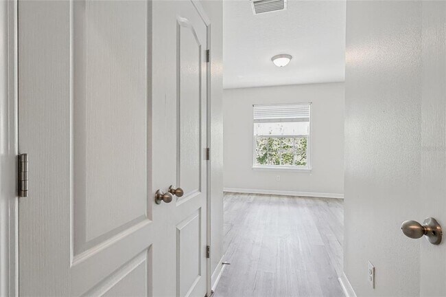 Building Photo - 12713 Lexington Ridge St