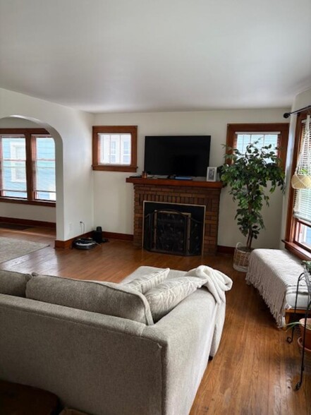 Building Photo - 226 Hamilton Dr