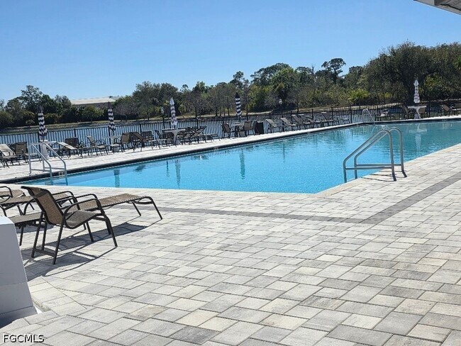 Building Photo - 9970 Sailview Ct