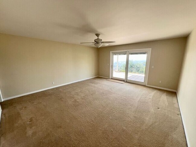 Building Photo - Beautiful 4-Bedroom Home with Modern Upgra...