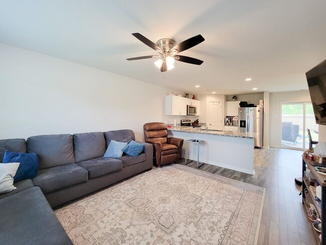 Building Photo - 2 Story Home in the Crown Point Community!...