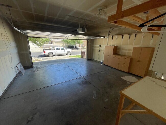 Building Photo - 9400 Trolio Way