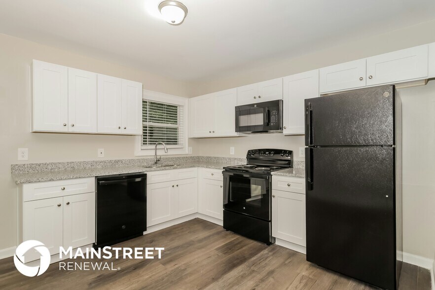 Building Photo - 66 Seminole Rd NE