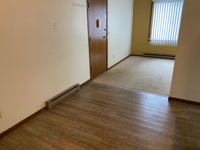 Building Photo - 4002 E Jelinek Ave
