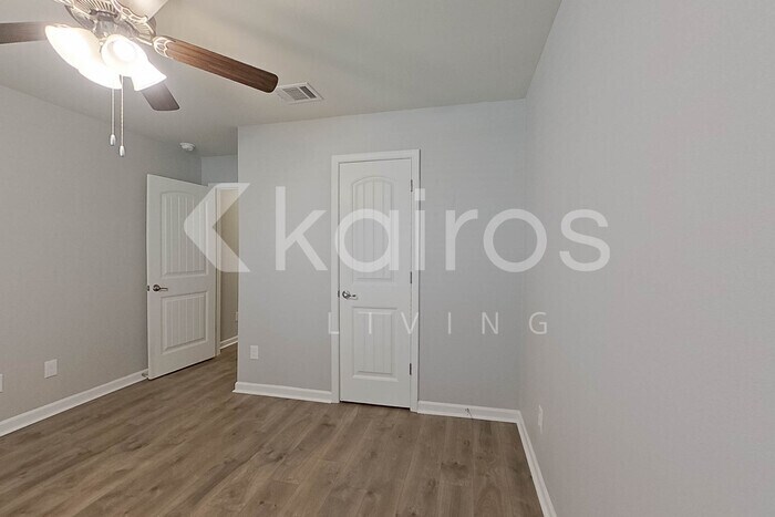 Building Photo - 418 Mango Dr