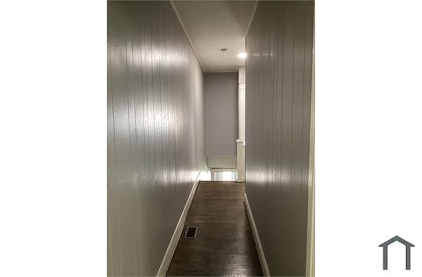 Building Photo - 3 Bedroom 2 Bathroom home