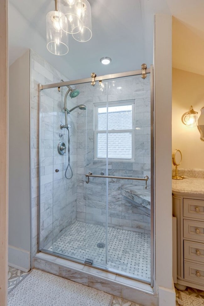 Building Photo - Beautiful Cleveland Park Bungalow, just 2 ...