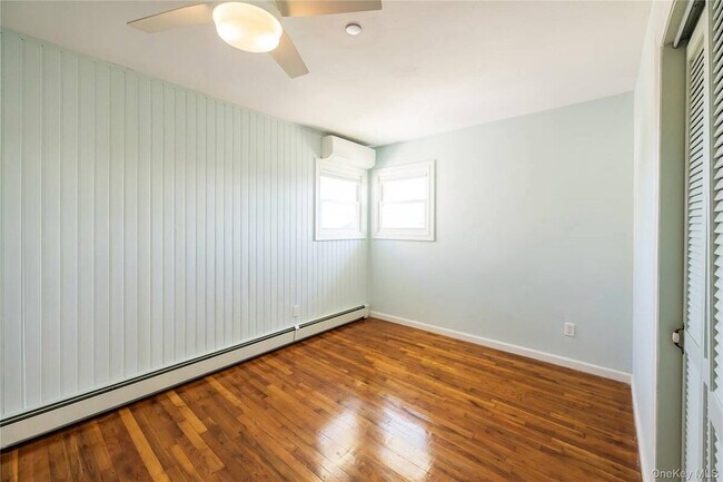 Building Photo - 869 Beach St