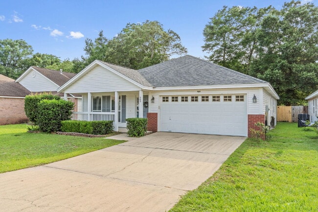 Primary Photo - 989 Claeven Cir
