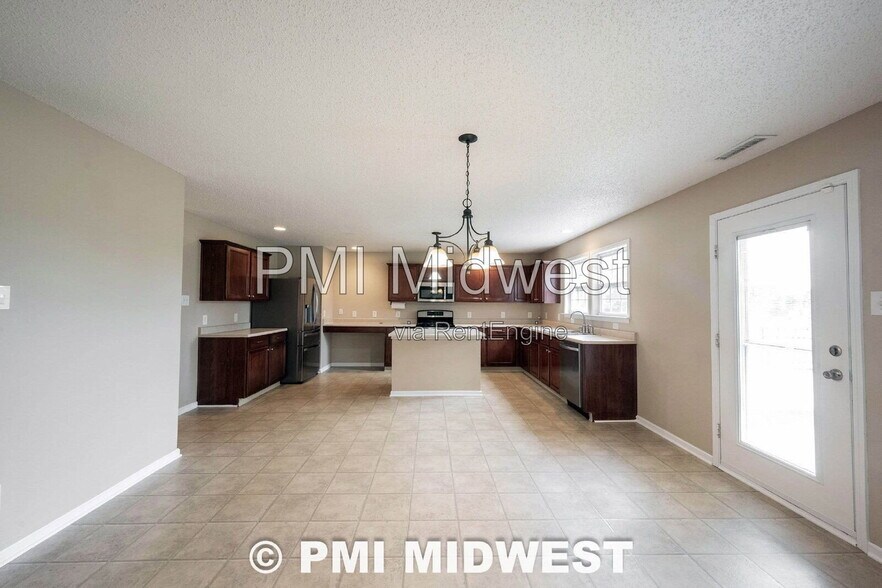 Building Photo - 2143 Olympia Dr