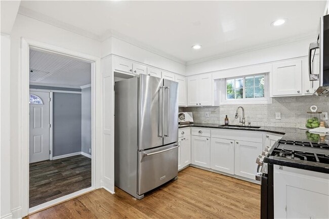 Building Photo - 2070 Drew Valley Rd NE