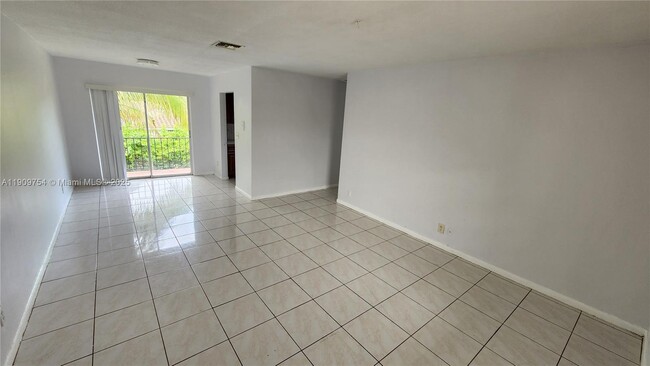 Building Photo - 3090 Coral Springs Dr