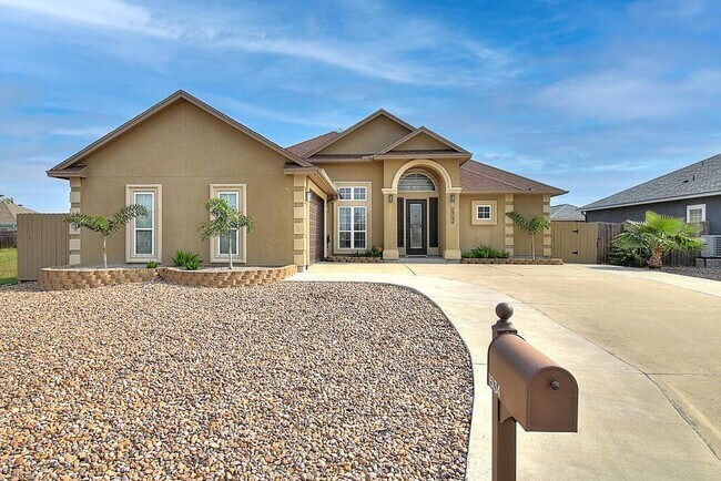 Building Photo - 15134 Barataria Dr