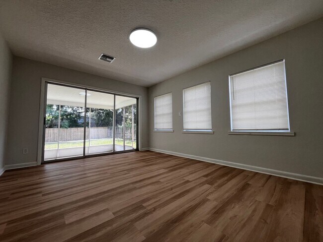Building Photo - 1606 Overlake Ave