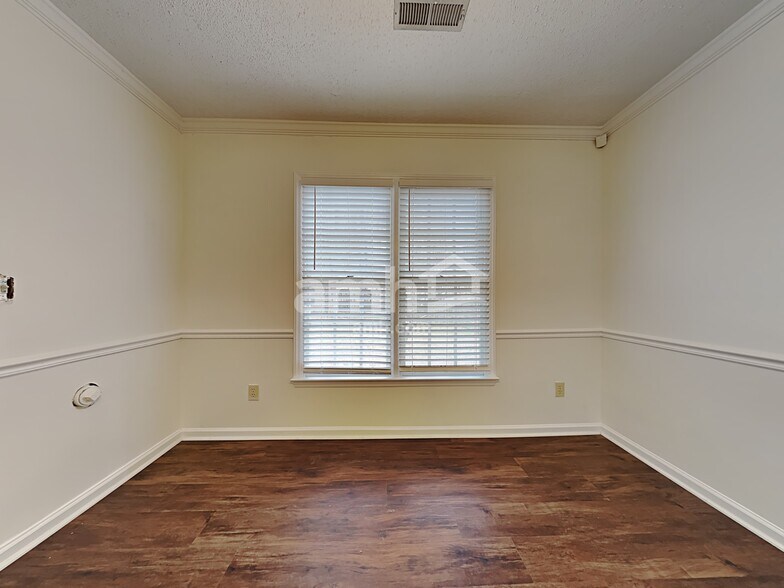 Building Photo - 3234 Sparrowhawk Dr